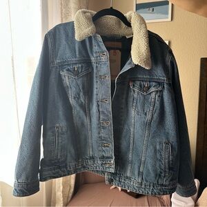 Levi’s women’s denim trucker jacket Sherpa collar